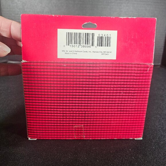 Hallmark "Seasons Greetings" Angel Salt And Pepper Shaker Set - Picture 3 of 9